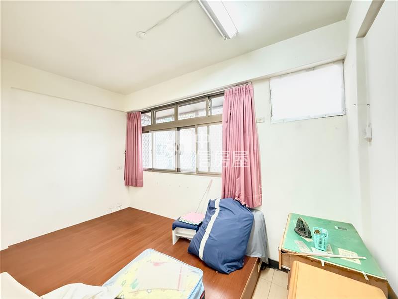水湳14期旁臨路透天（專任）房屋室內格局與周邊環境
