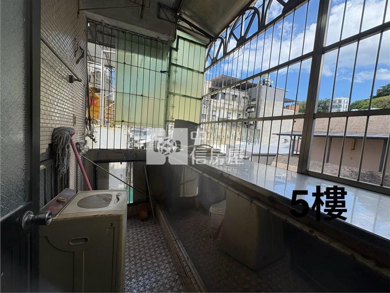 基隆夜市公寓大坪數好利用房屋室內格局與周邊環境