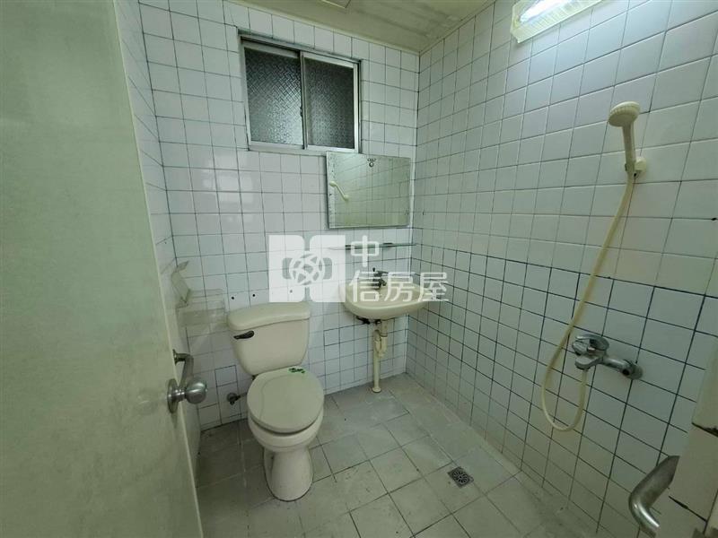 苓雅國中忠孝夜市公寓2樓房屋室內格局與周邊環境