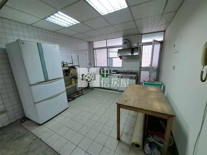 苓雅國中忠孝夜市公寓2樓房屋室內格局與周邊環境