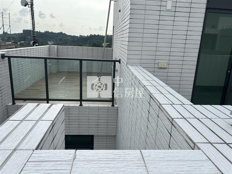 竹崎雅築車庫別墅房屋室內格局與周邊環境