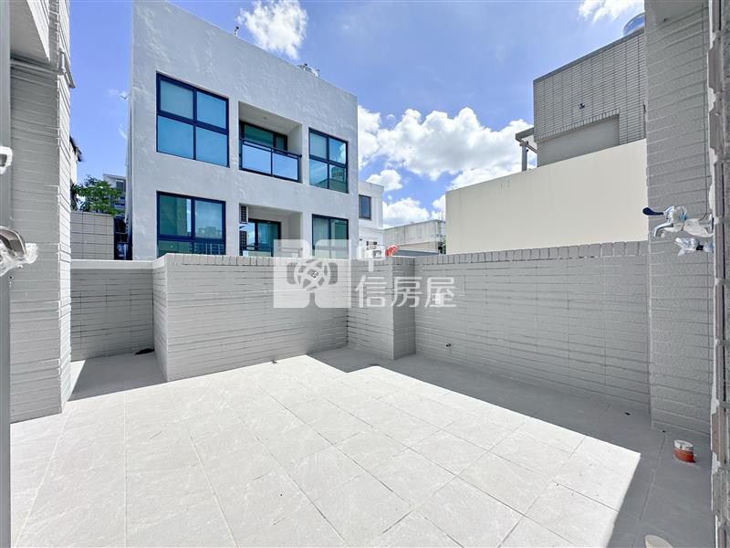 十期面公園大面寬大地坪電梯別墅房屋室內格局與周邊環境