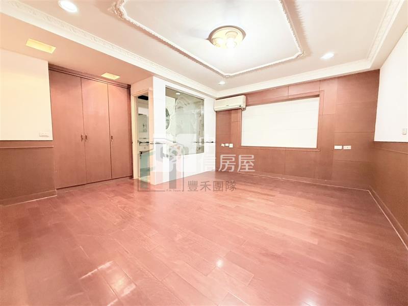 【豐禾】體育園區大面寬稀有店住房屋室內格局與周邊環境