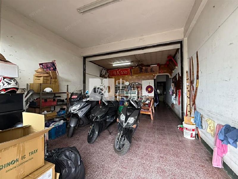 體育園區燙金店面(中信卓越團隊)房屋室內格局與周邊環境