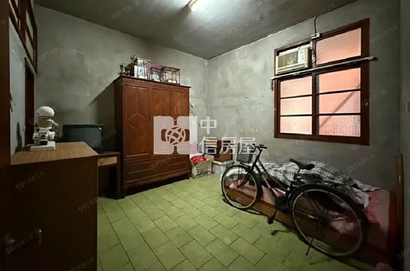 體育園區燙金店面(中信卓越團隊)房屋室內格局與周邊環境