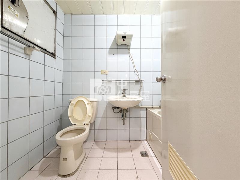 國安國宅三房樹梢戶房屋室內格局與周邊環境