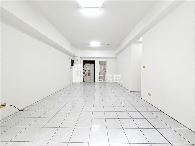 國安國宅三房樹梢戶房屋室內格局與周邊環境