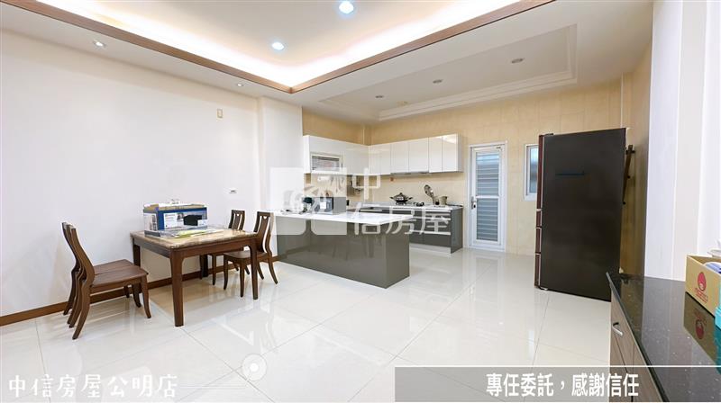自強街大坪數別墅房屋室內格局與周邊環境