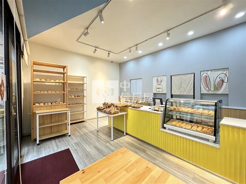 【神馬】體育園區|正中山東鼎藏青庭大面寬收租金店房屋室內格局與周邊環境