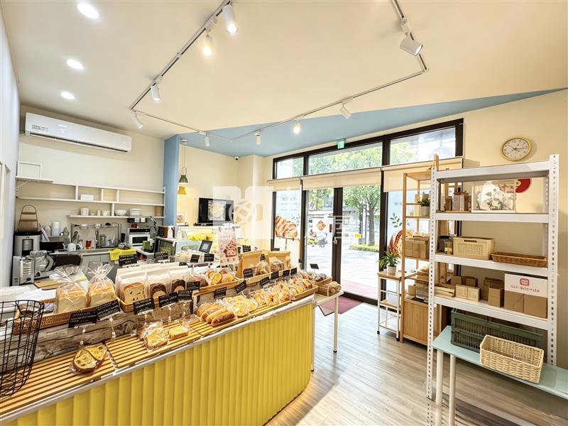 【神馬】體育園區|正中山東鼎藏青庭大面寬收租金店房屋室內格局與周邊環境