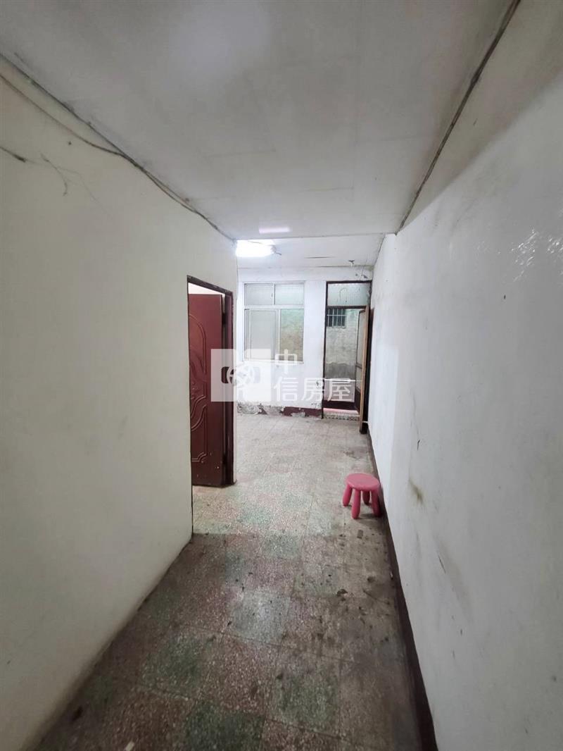 南勢近66低總價需整理透天房屋室內格局與周邊環境