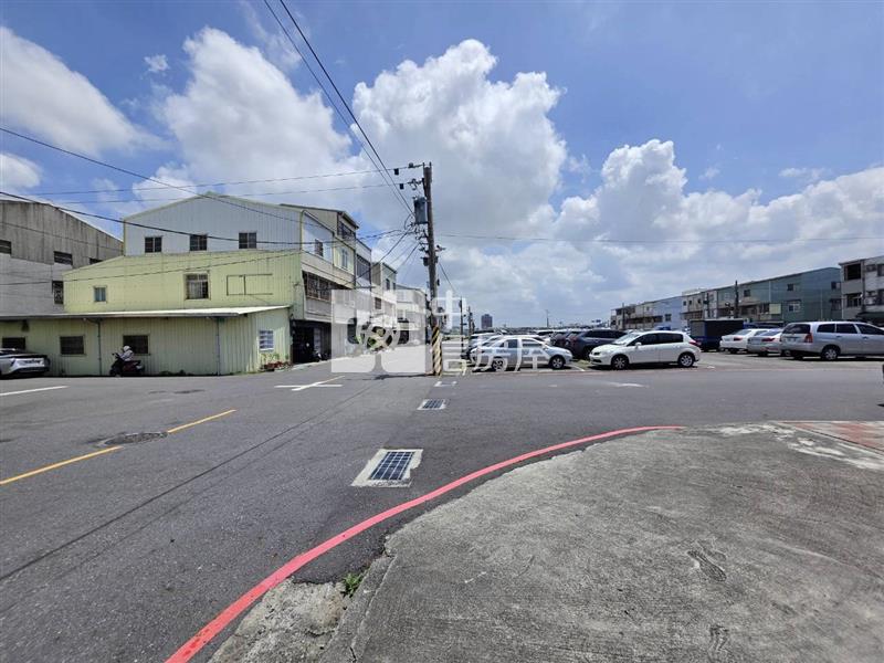 安南鄰商60低總價店住房屋室內格局與周邊環境