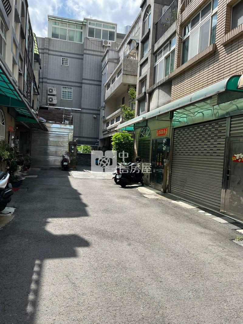 頭份鬧中取靜別墅房屋室內格局與周邊環境