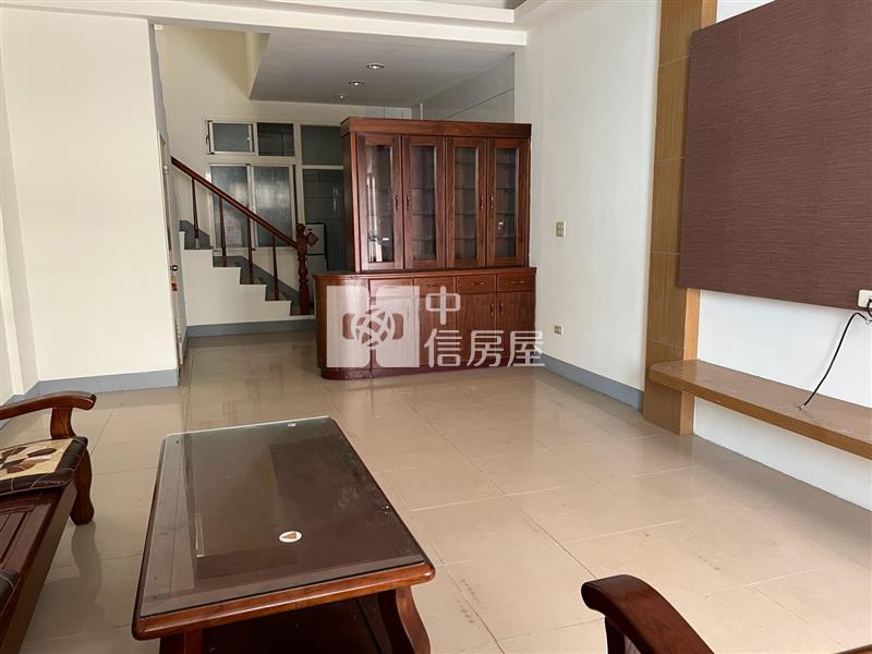 頭份鬧中取靜別墅房屋室內格局與周邊環境