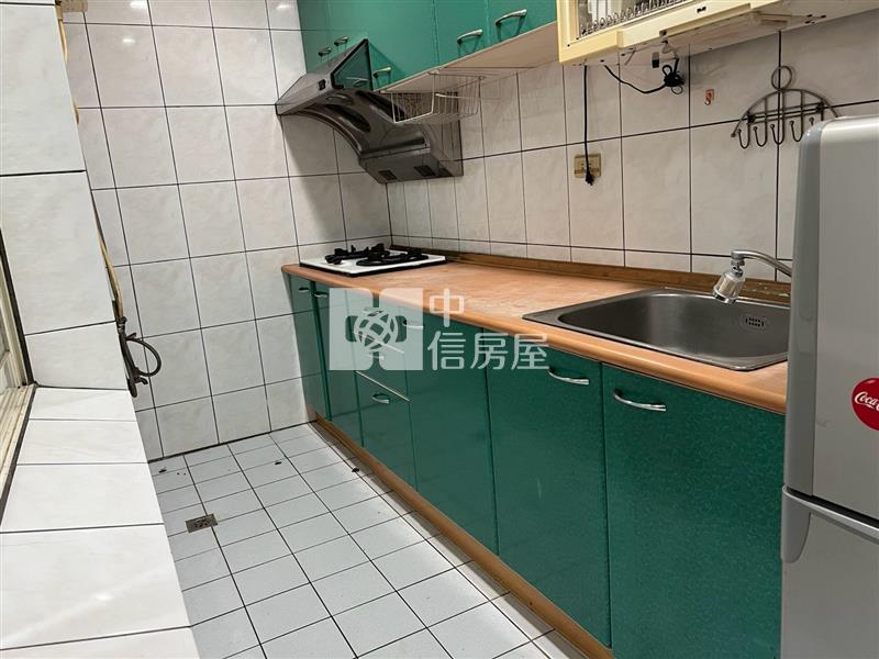 頭份鬧中取靜別墅房屋室內格局與周邊環境