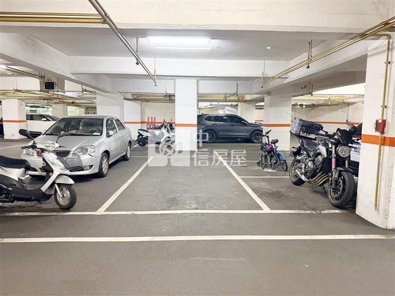 捷運旁太宇尊爵大套房平車房屋室內格局與周邊環境