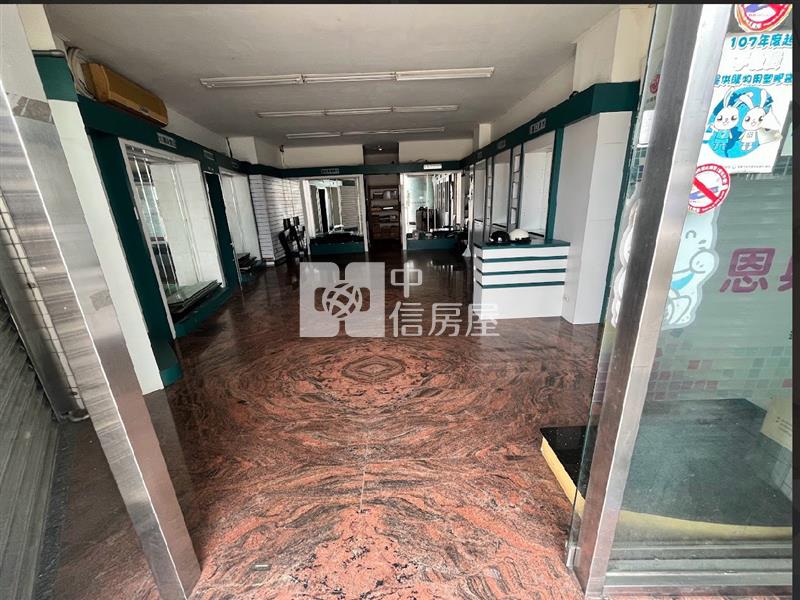 新光三越旁電梯店面房屋室內格局與周邊環境