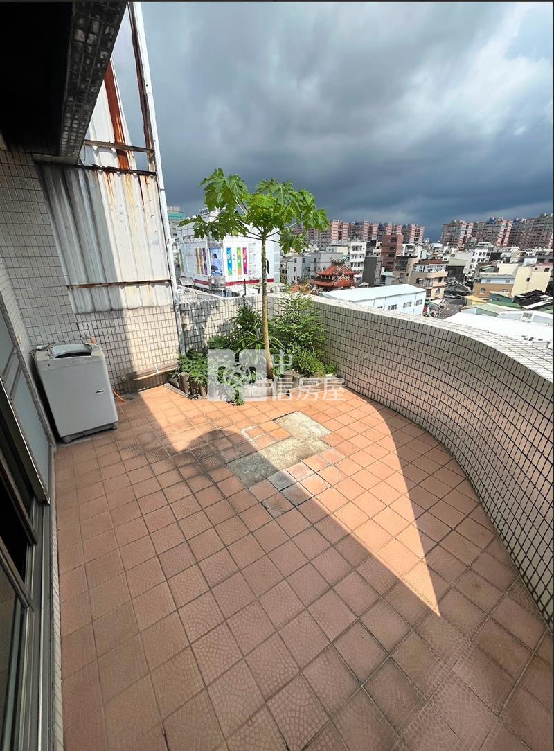 新光三越旁電梯店面房屋室內格局與周邊環境