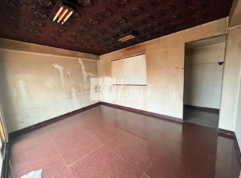新光三越旁電梯店面房屋室內格局與周邊環境