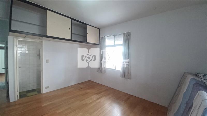 新橫濱旁/復興路二樓三房邊間採光房屋室內格局與周邊環境