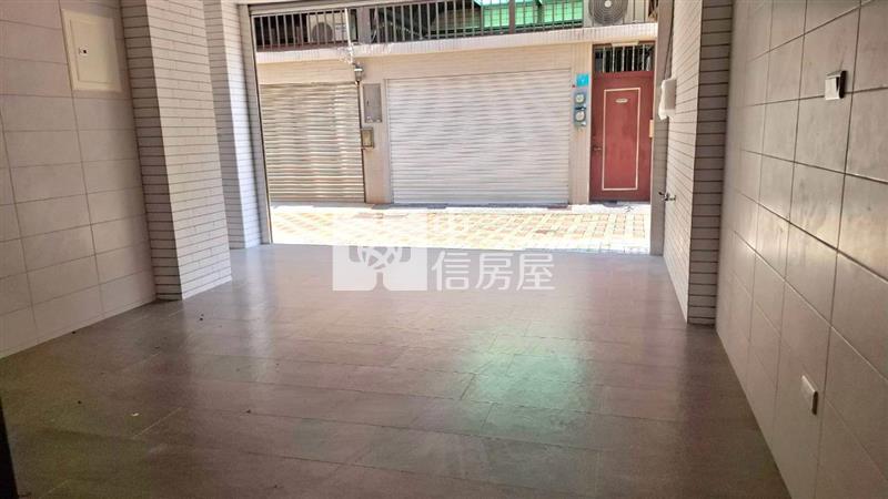 體育公園旁帝王座向全新整修超美車墅房屋室內格局與周邊環境