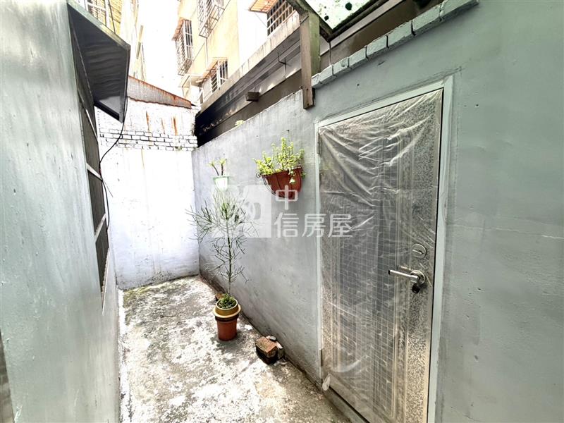 內壢高中大面寬前院停車美透天房屋室內格局與周邊環境