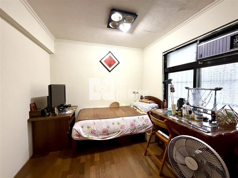 內壢高中大面寬前院停車美透天房屋室內格局與周邊環境