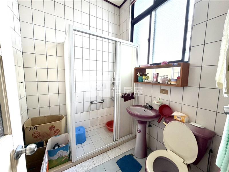 內壢高中大面寬前院停車美透天房屋室內格局與周邊環境