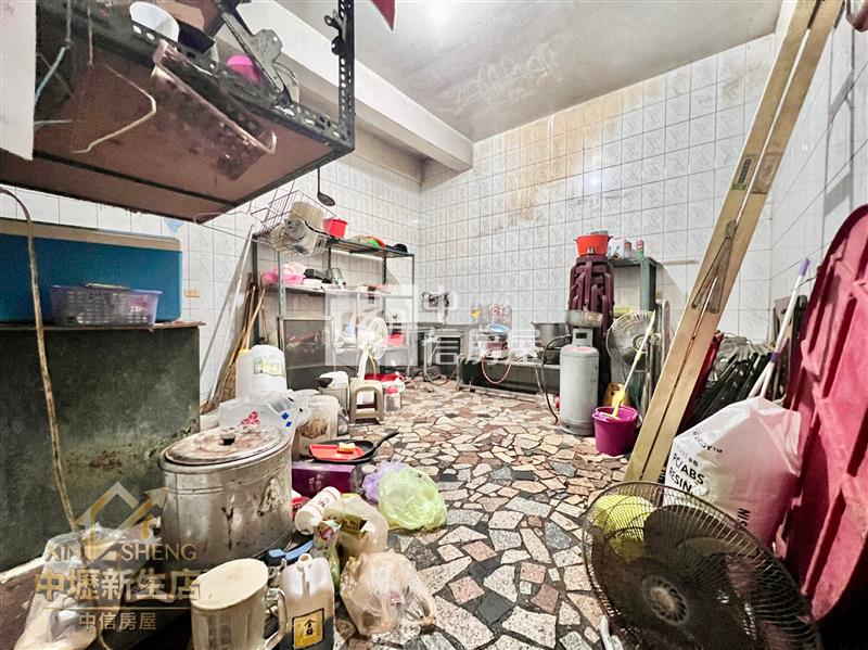 內壢站前忠孝商圈大地坪金透店房屋室內格局與周邊環境