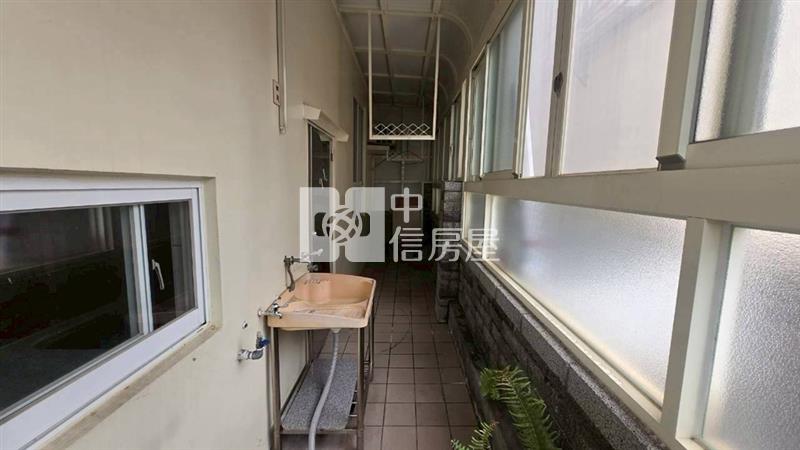 68烏日邊間透天厝房屋室內格局與周邊環境