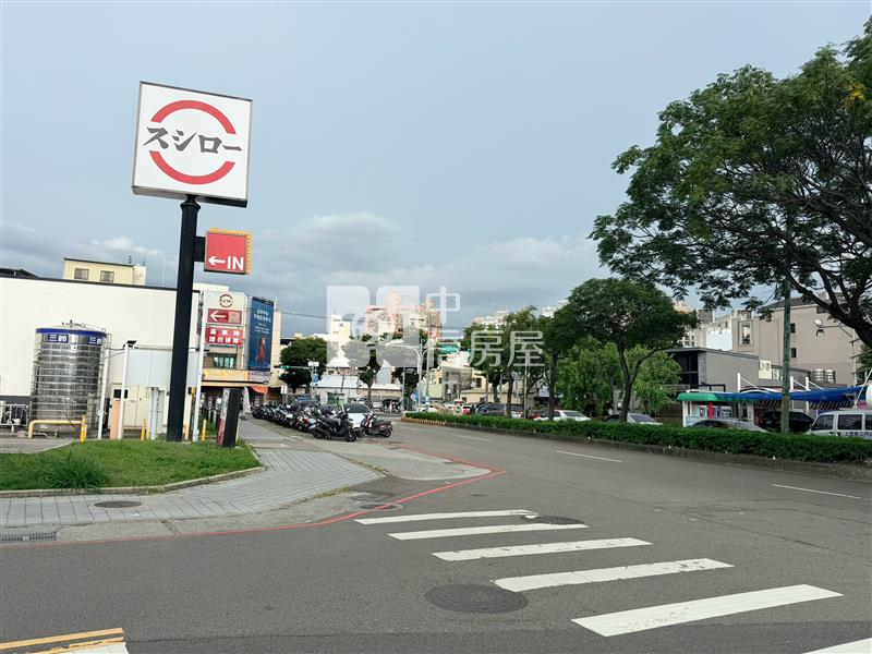逢甲黎明路前院別墅房屋室內格局與周邊環境