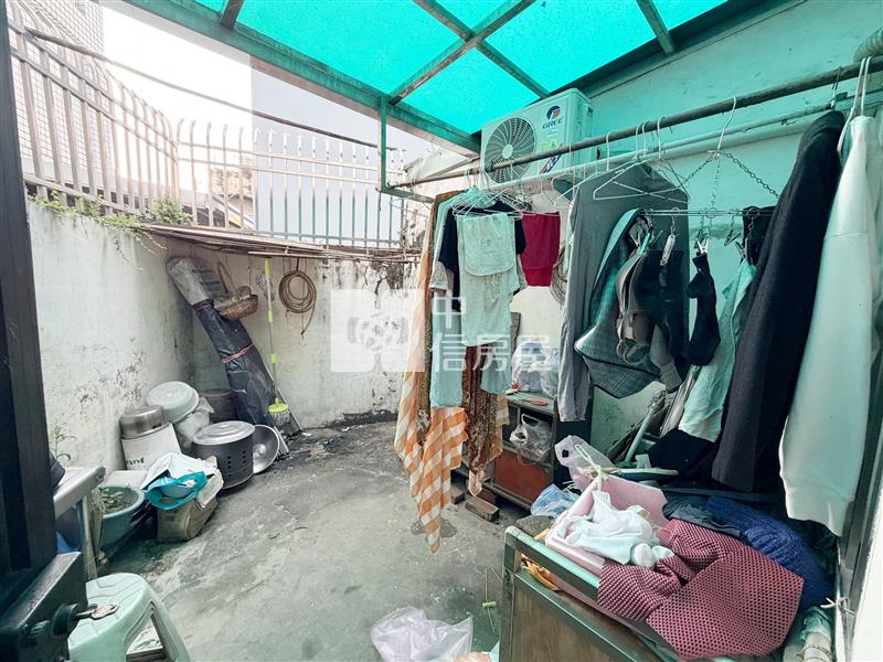 逢甲黎明路前院別墅房屋室內格局與周邊環境
