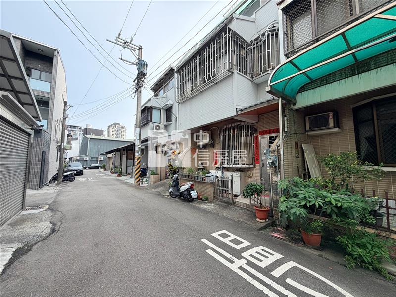 逢甲黎明路前院別墅房屋室內格局與周邊環境