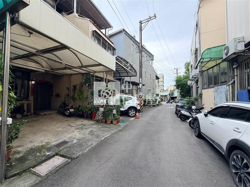 逢甲黎明路前院別墅房屋室內格局與周邊環境