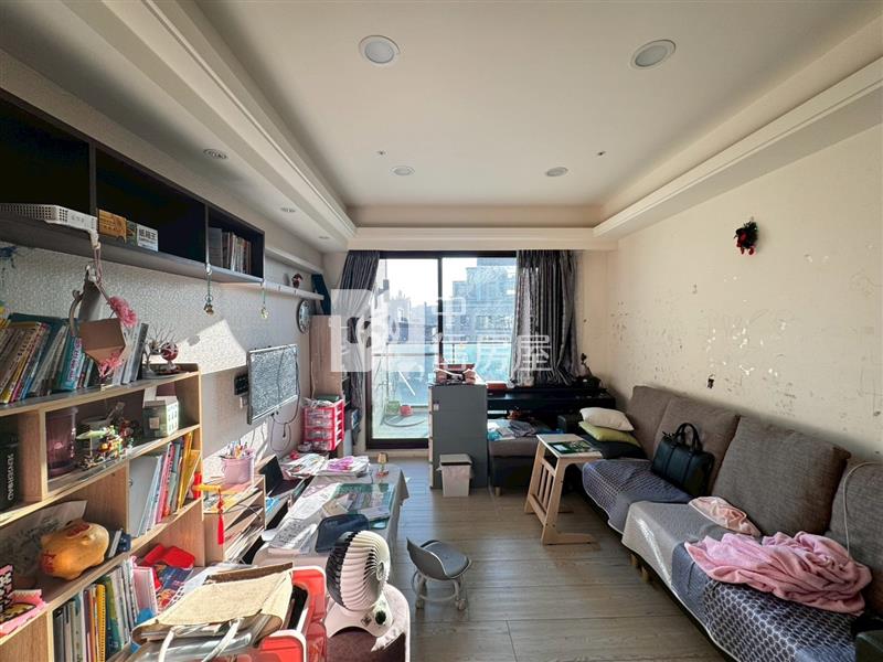 昌祐品閣稀有頂樓露台戶兩房兩衛平車房屋室內格局與周邊環境