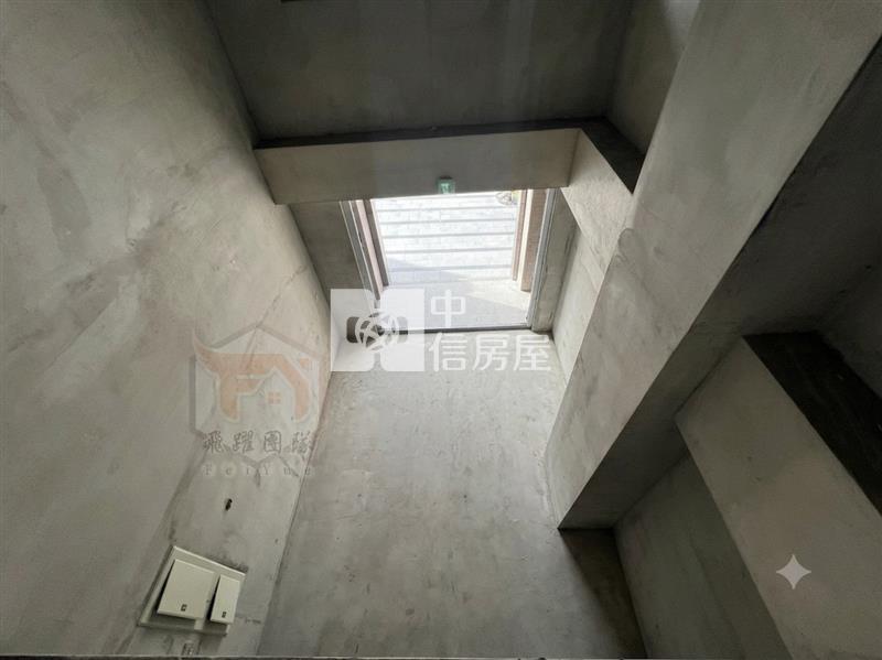 💰龍潭學區旺鋪💰↘✨「昕和序」全新金店面+車位✨房屋室內格局與周邊環境