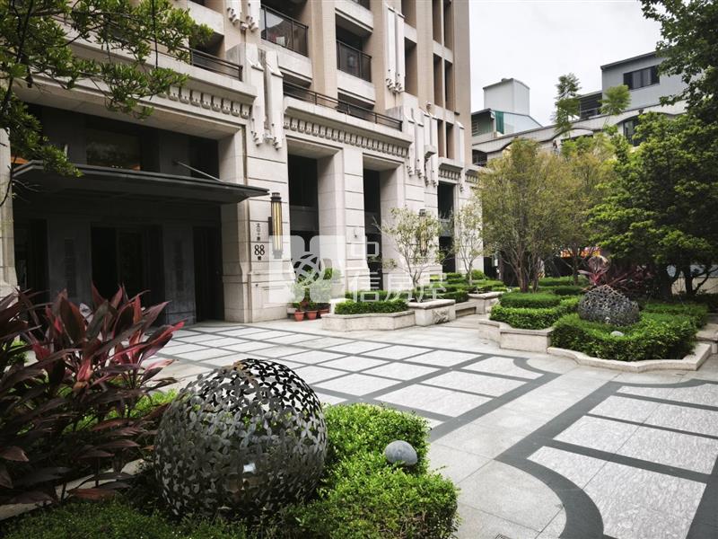 嶺東精科(宏亞嶺匯)房屋室內格局與周邊環境