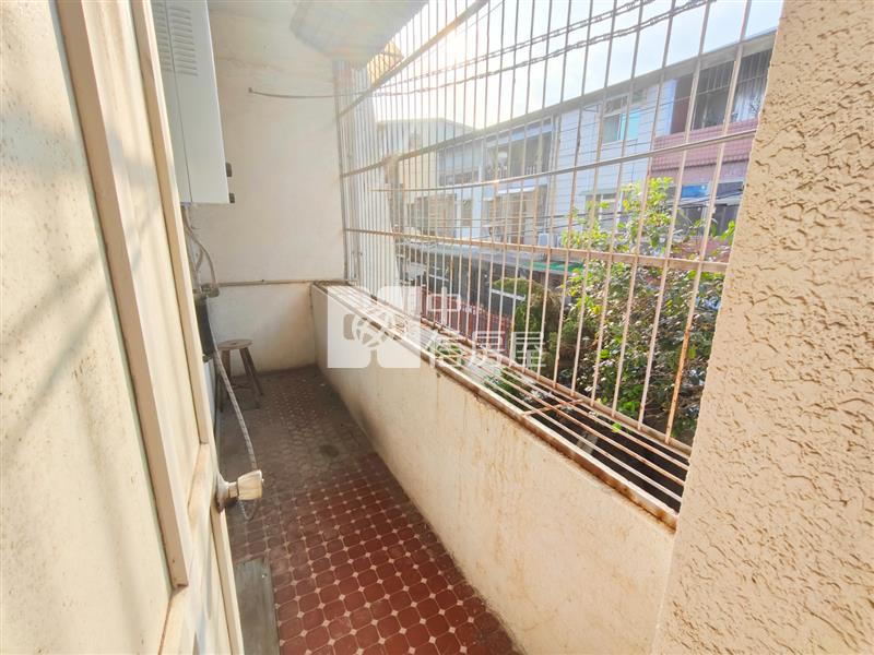 *東勢國小東安國中*地52坪*邊間庭院大透天房屋室內格局與周邊環境