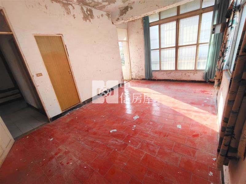 *東勢國小東安國中*地52坪*邊間庭院大透天房屋室內格局與周邊環境