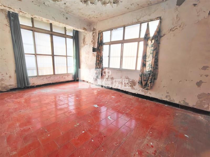 *東勢國小東安國中*地52坪*邊間庭院大透天房屋室內格局與周邊環境