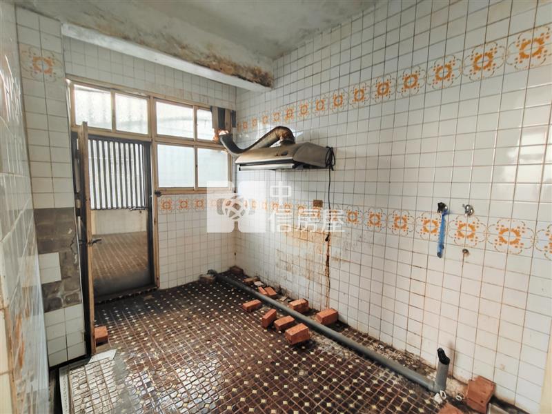 *東勢國小東安國中*地52坪*邊間庭院大透天房屋室內格局與周邊環境