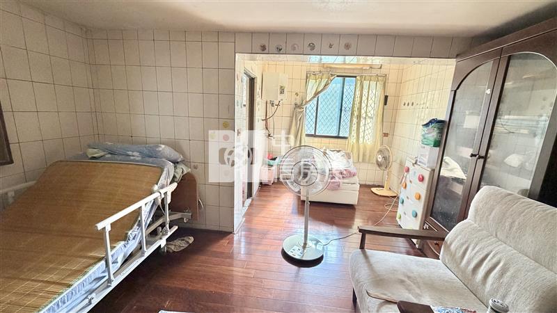 屏東演藝廳大地坪透天房屋室內格局與周邊環境