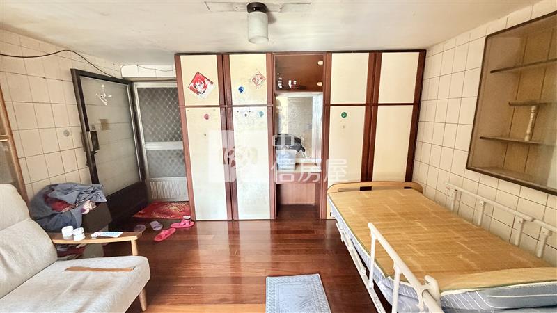 屏東演藝廳大地坪透天房屋室內格局與周邊環境