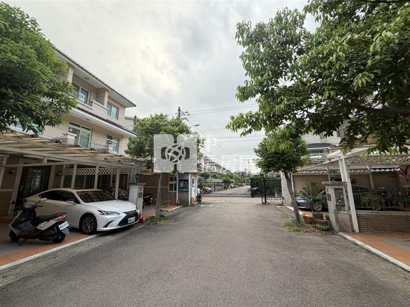 平鎮近埔心火車站大面寬前院雙車位別墅房屋室內格局與周邊環境