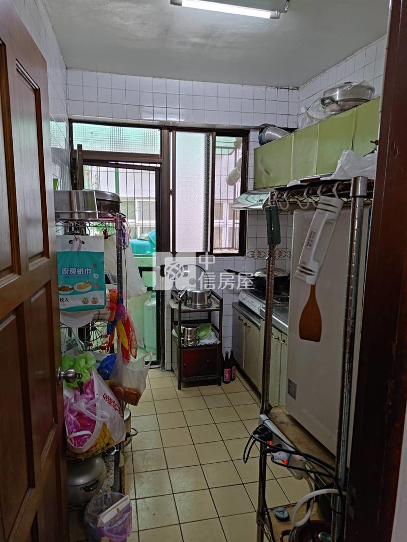 台南大學體育公園低價美健身寓房屋室內格局與周邊環境