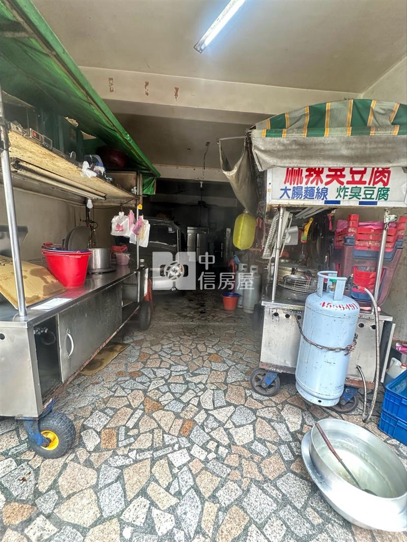 內壢站前燙金透店房屋室內格局與周邊環境