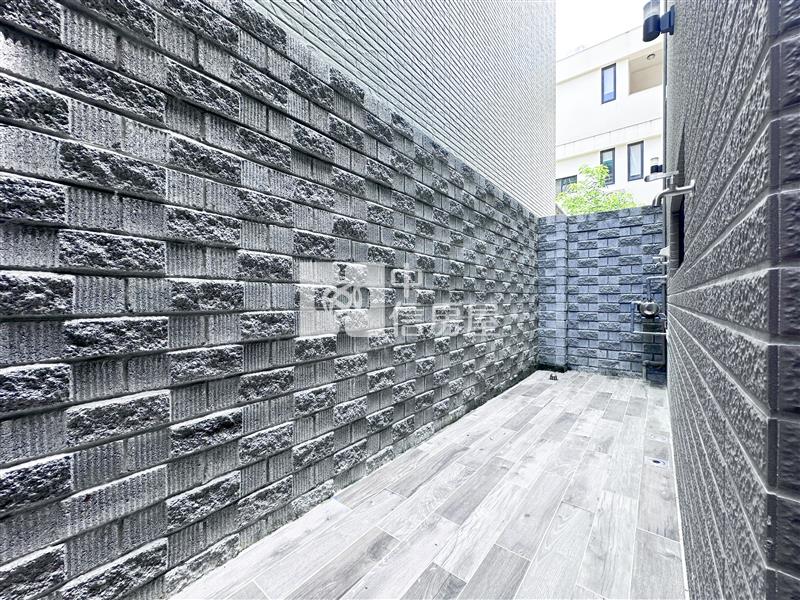 十期大面寬臨路電梯別墅房屋室內格局與周邊環境
