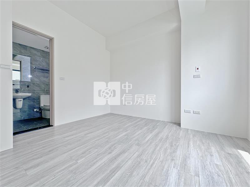 十期大面寬臨路電梯別墅房屋室內格局與周邊環境