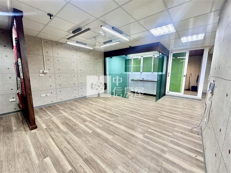 大立百貨旁商辦大樓房屋室內格局與周邊環境