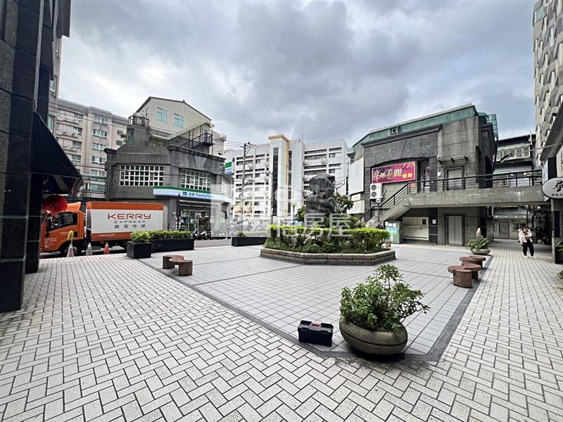 中原柏德套房車房屋室內格局與周邊環境